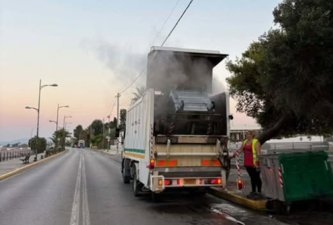 Δήμος Καλαμάτας : Πλύσιμο κάδων απορριμμάτων και έκκληση σε δημότες και επαγγελματίες να διατηρούν την πόλη καθαρή